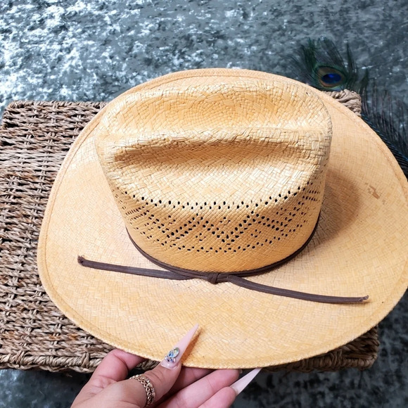 The Pana American Straw Hat - Picture 4 of 9